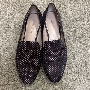 BareTraps Men's Black and Pink Slip-On Loafers